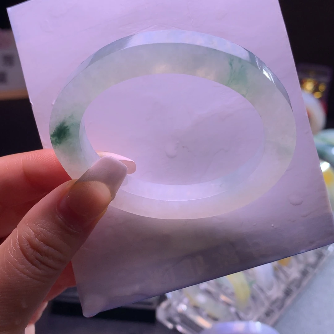 定制翡翠未镶嵌手镯