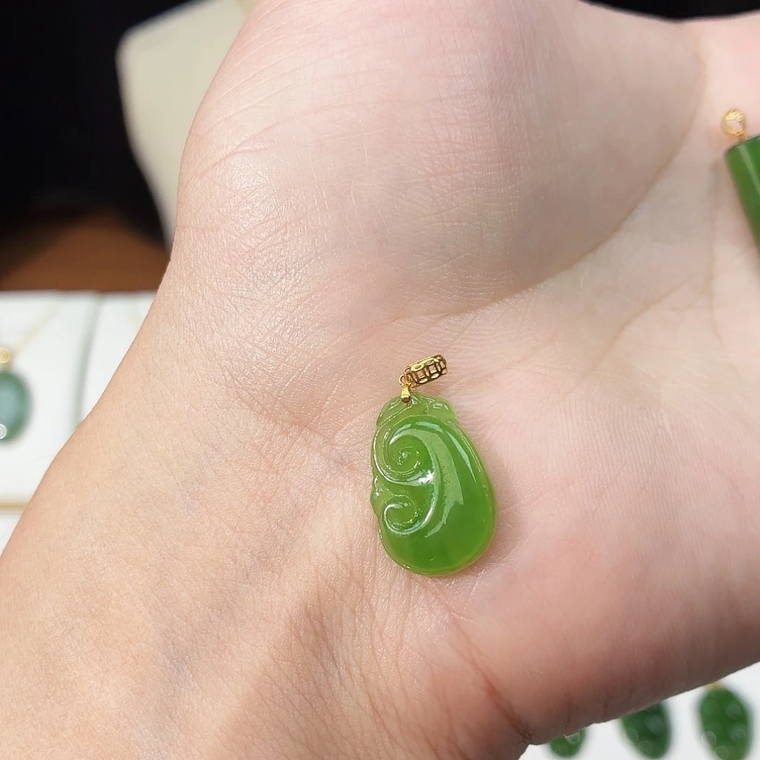 和田玉（碧玉）18K金镶嵌吊坠(赠链)