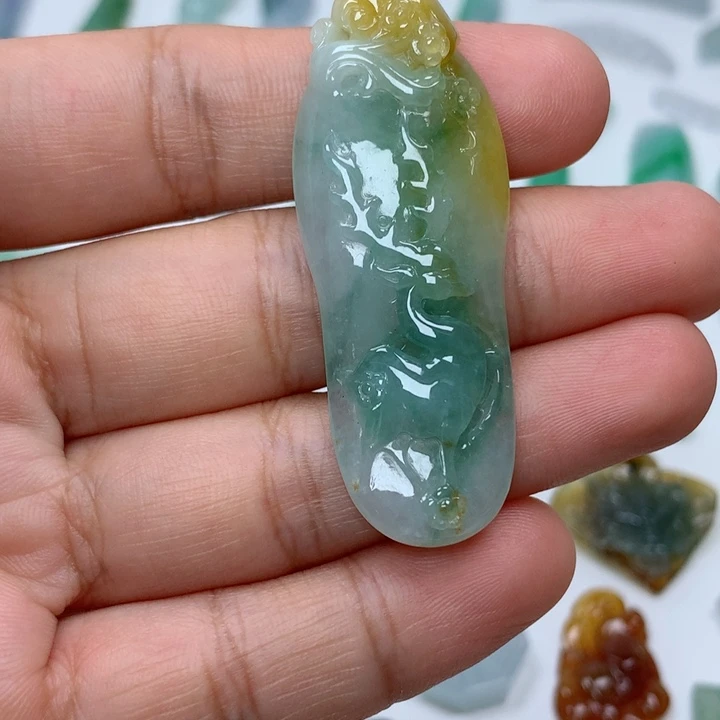 吊坠(不含链)未镶嵌翡翠