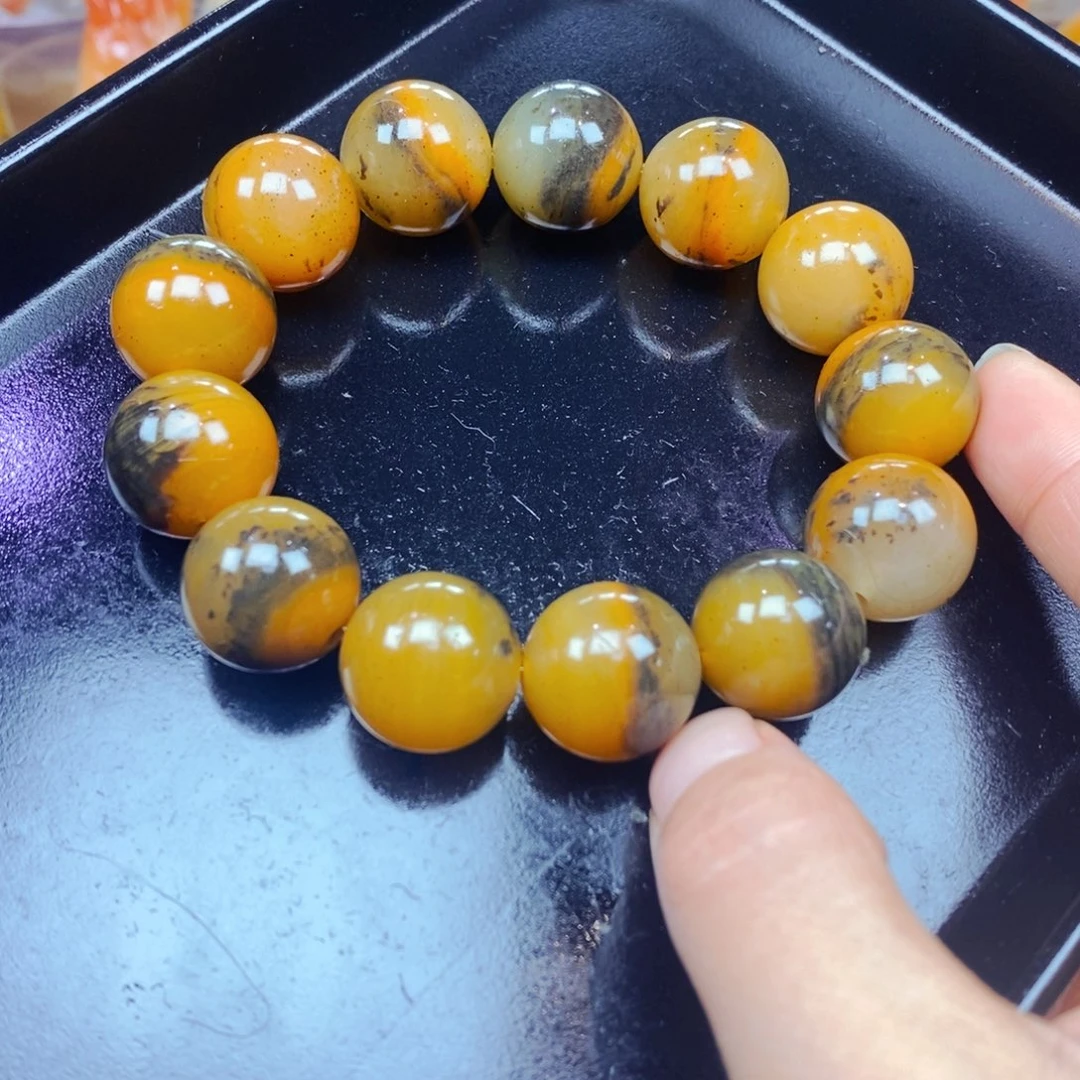 未镶嵌石英质玉（黄龙玉）颈饰