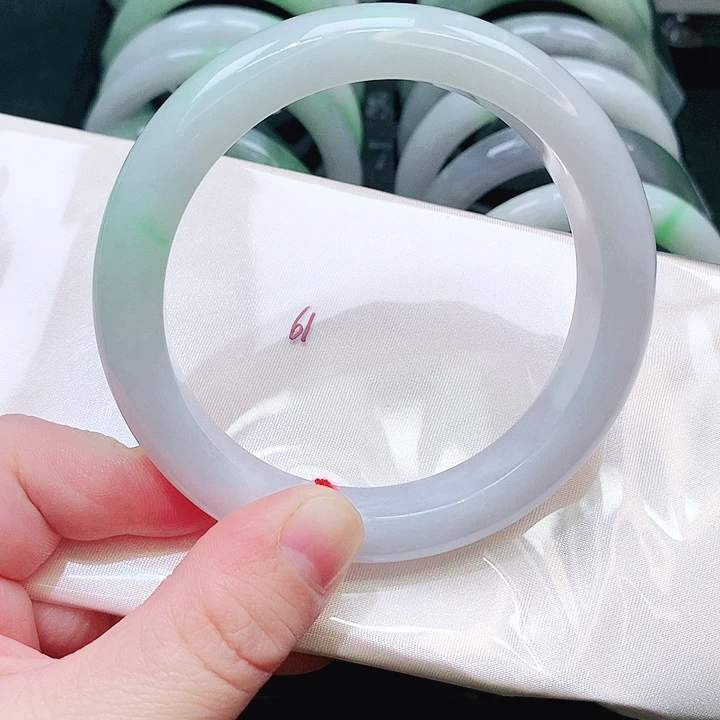 翡翠未镶嵌手镯123