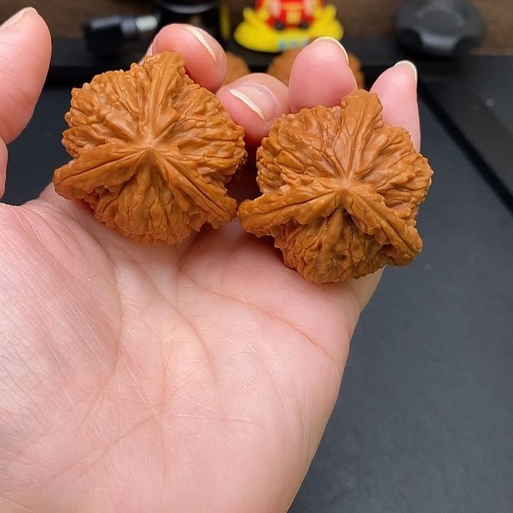 X***_把件文玩核桃白奔
