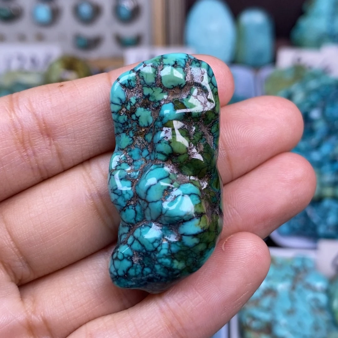 绿松石未镶嵌颈饰