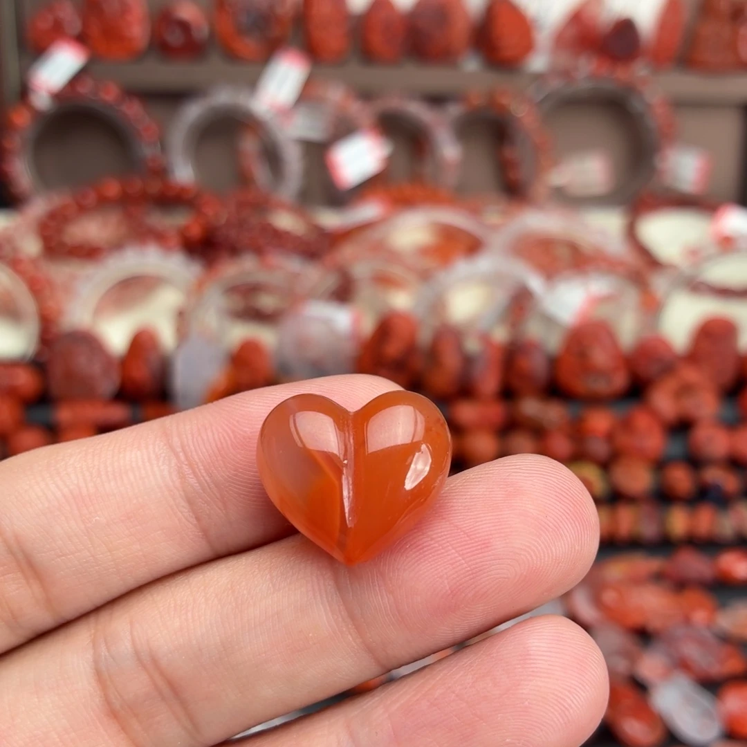 南红玛瑙未镶嵌颈饰屁桃心