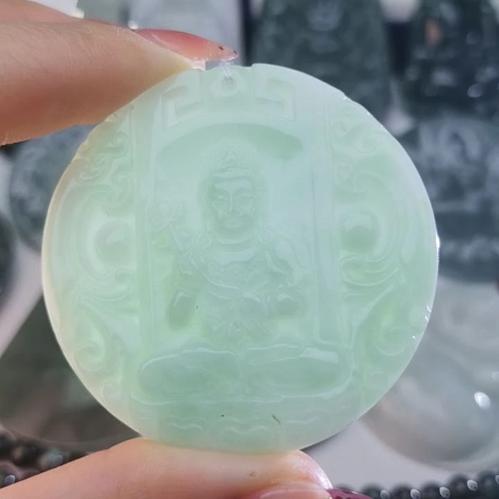 翡翠颈饰未镶嵌天然的A货翡翠多样性发货