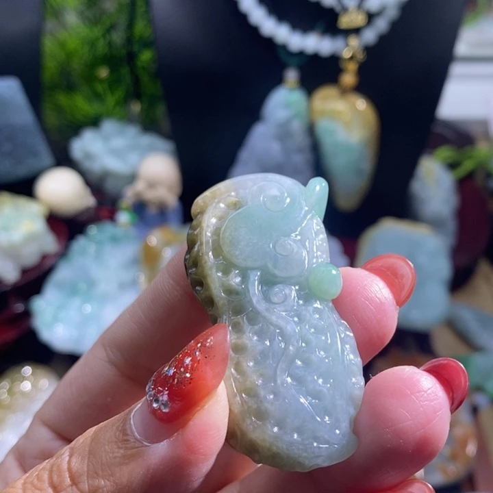 【闪购商品】颈饰未镶嵌翡翠花生