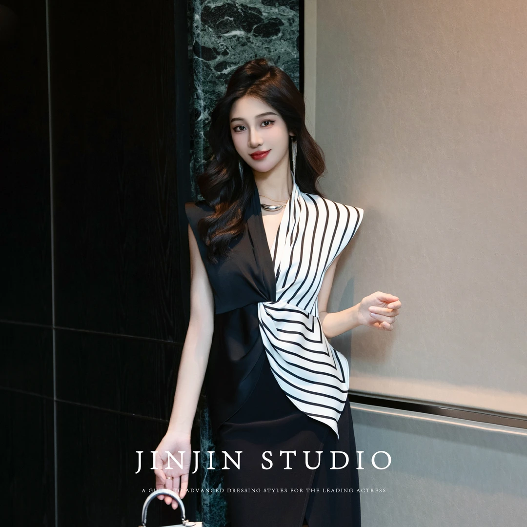 MD现货·依诺【福利专场】2025夏季时尚撞色拼接设计感V领无袖衬衫