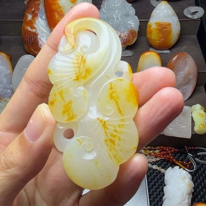和田玉未镶嵌颈饰