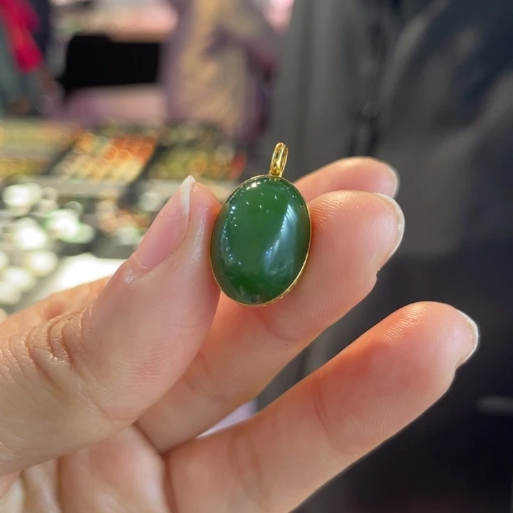 和田玉18K金镶嵌颈饰