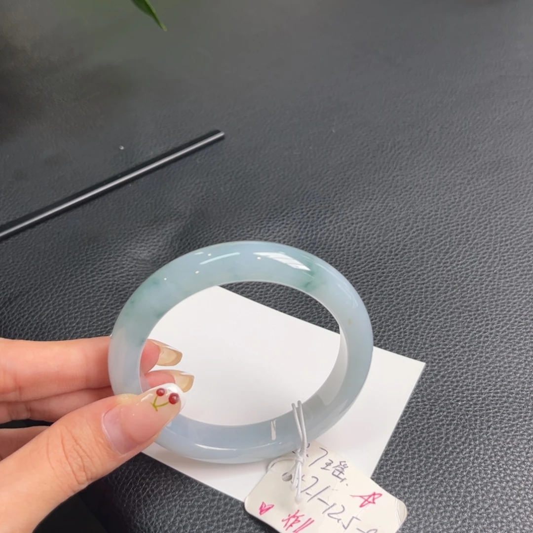未镶嵌手镯翡翠手镯
