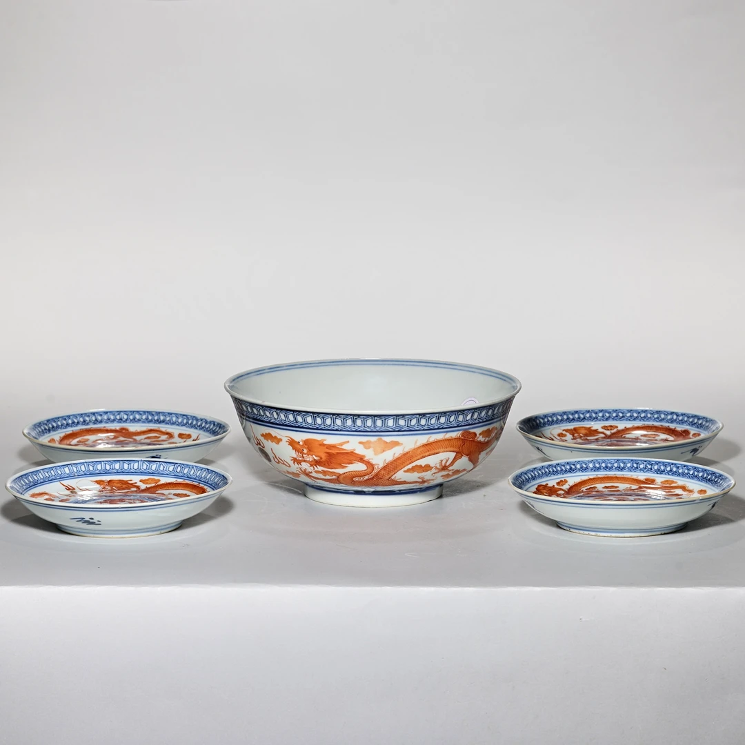 【预展专用】4233清晚期·青花加矾红龙纹盘碗一套五只