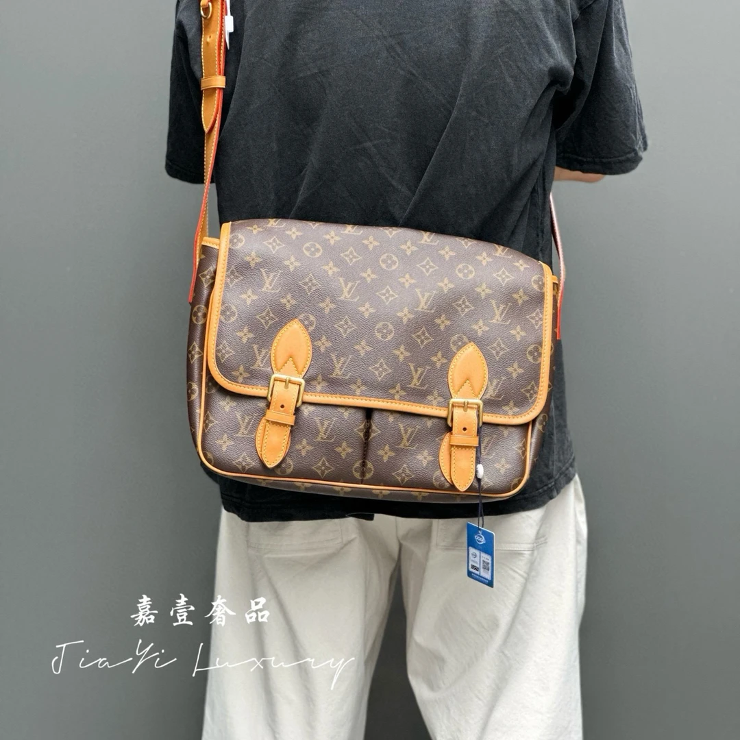 未使用 LouisVuitton/路易威登 7986 菲董新款骆驼邮差斜挎包