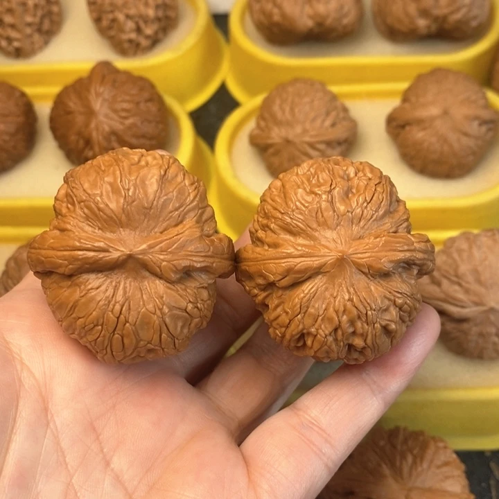 文玩核桃把件元宝41 40 44.2克