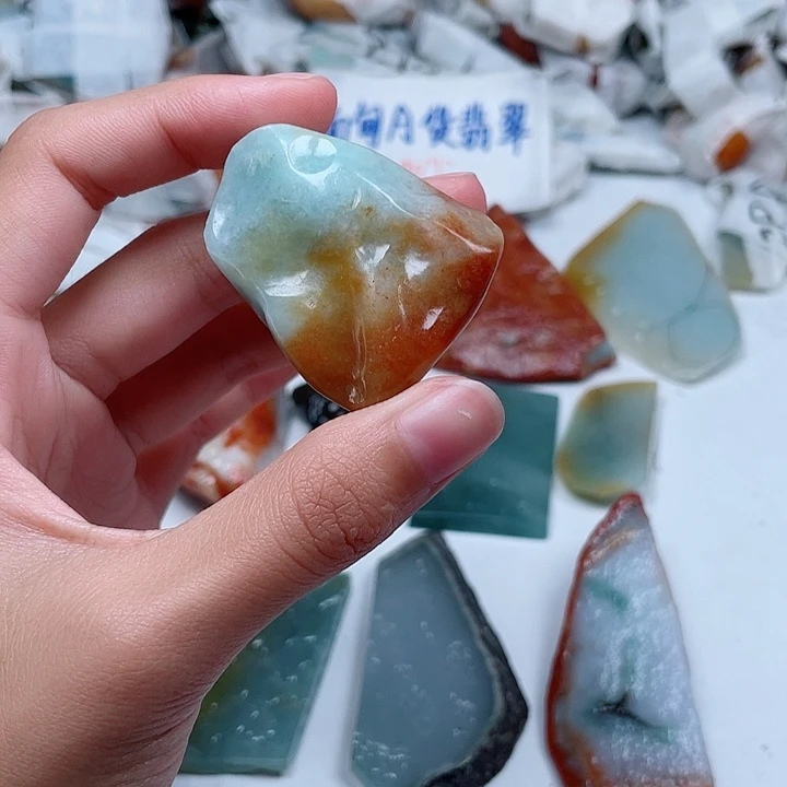 玉***人翡翠未镶嵌颈饰翡翠