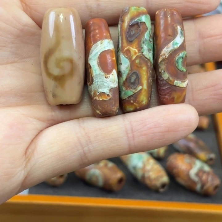 鬊***意未镶嵌颈饰玛瑙/玉髓