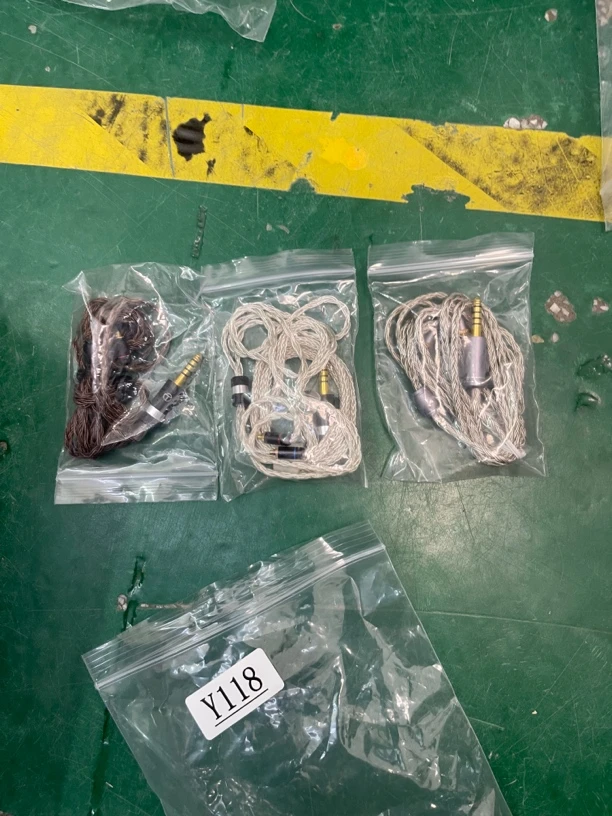 9新  捡漏大牌耳机升级线编号Y118