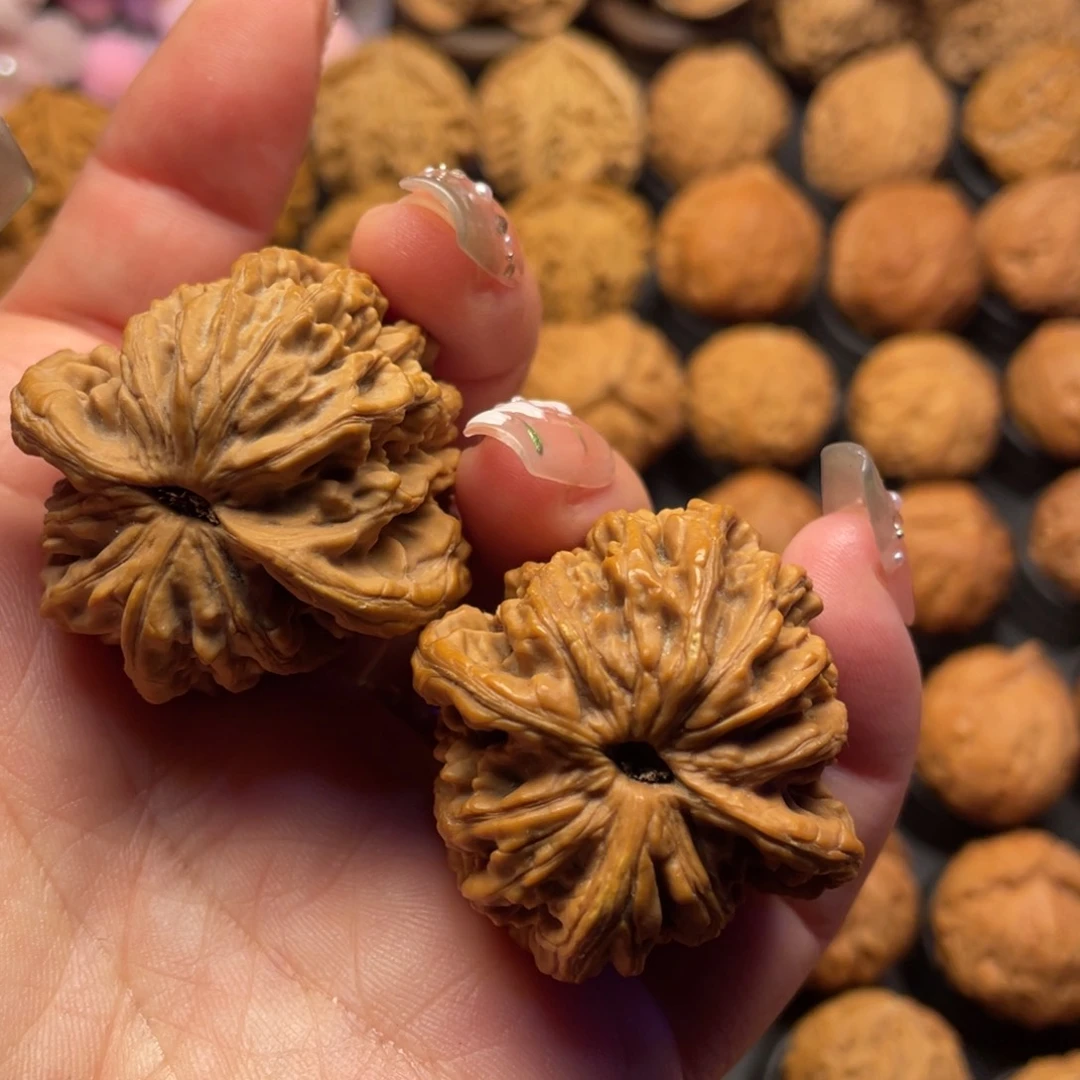 文玩核桃把件大***人核桃