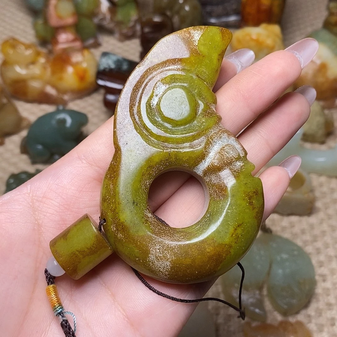 未镶嵌蛇纹石玉颈饰