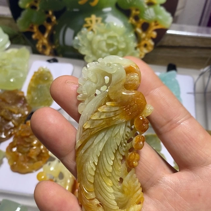 静***乐蛇纹石玉未镶嵌颈饰