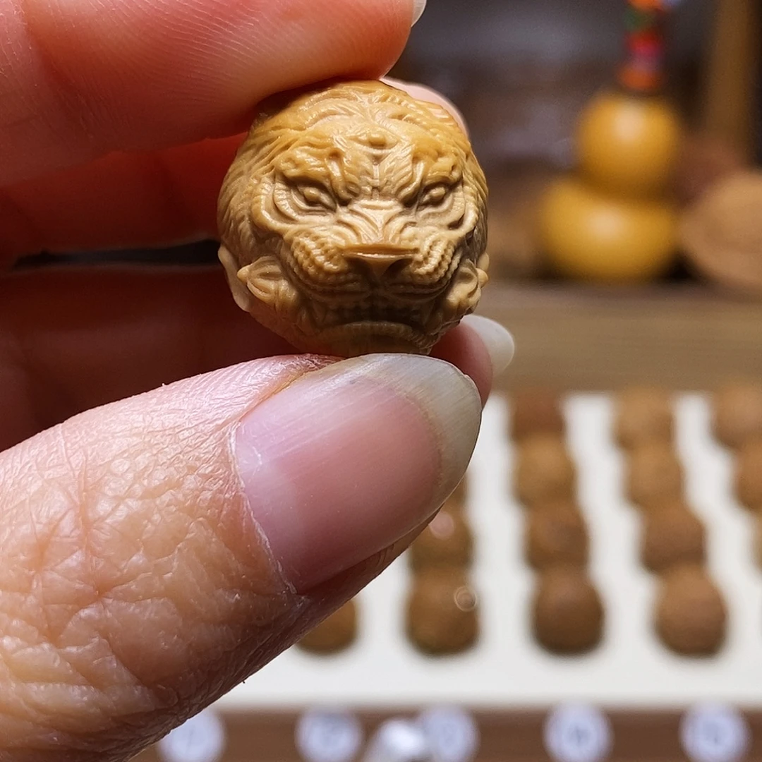 核桃把件山君18左右猴头核桃有正常封口线