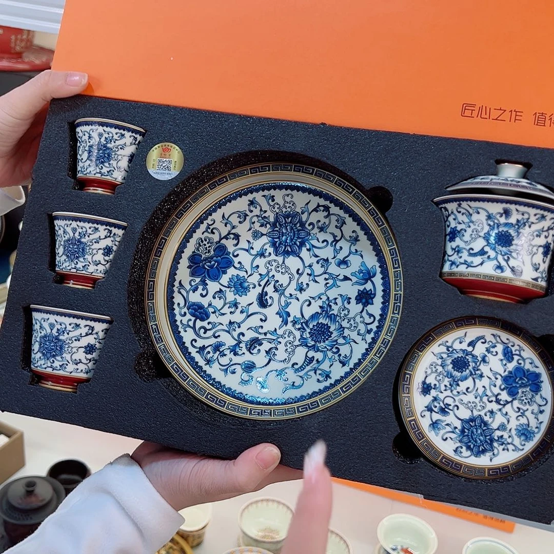 盖碗很漂亮，我很喜欢