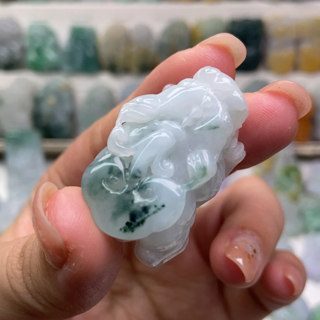 吊坠(赠链)未镶嵌翡翠