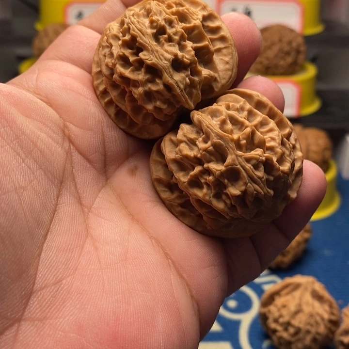 汤***官文玩核桃吊坠苹果园42全品