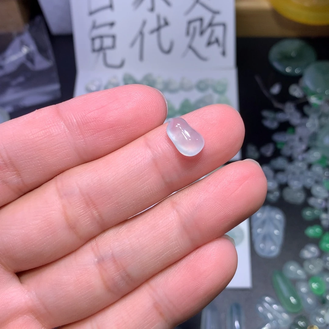 翡翠未镶嵌颈饰福瓜