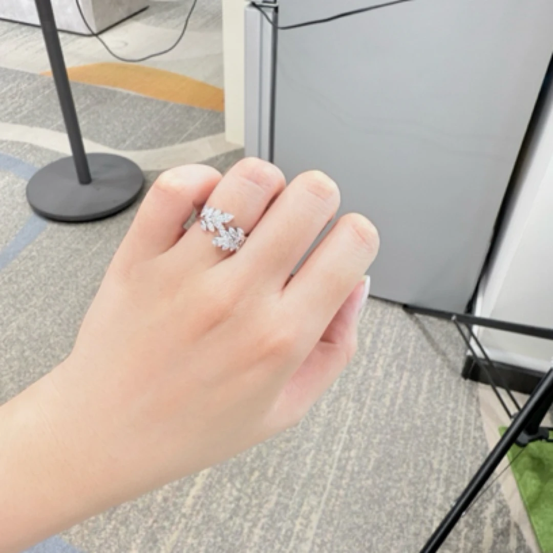 实验室培育钻石叶子开口戒指