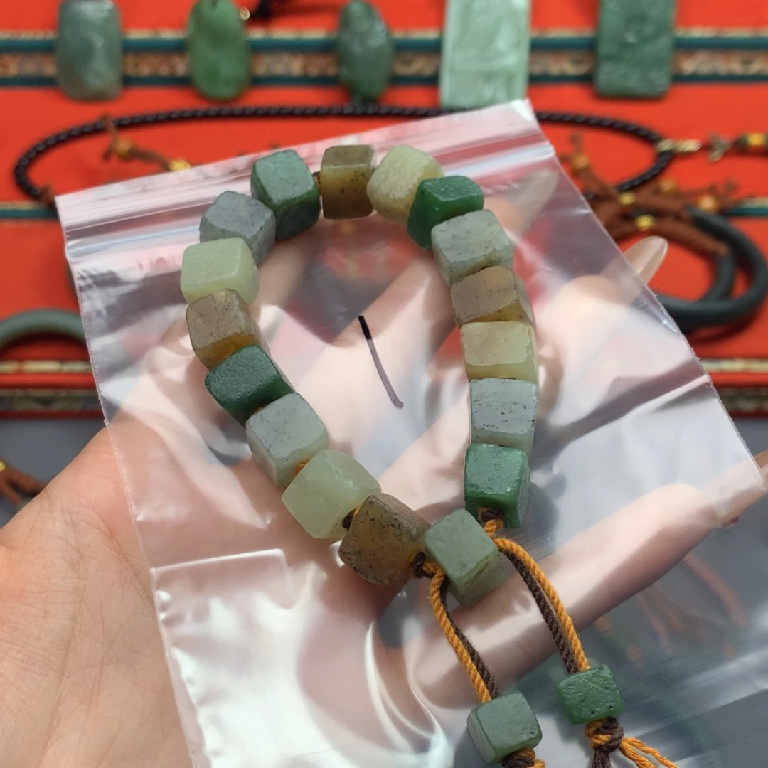 和田玉（糖玉）颈饰未镶嵌常****乐