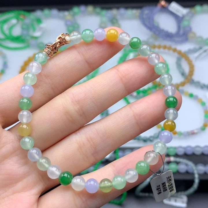 翡翠手镯未镶嵌翡翠