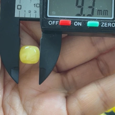 【闪购商品】未镶嵌蜜蜡裸石56杂