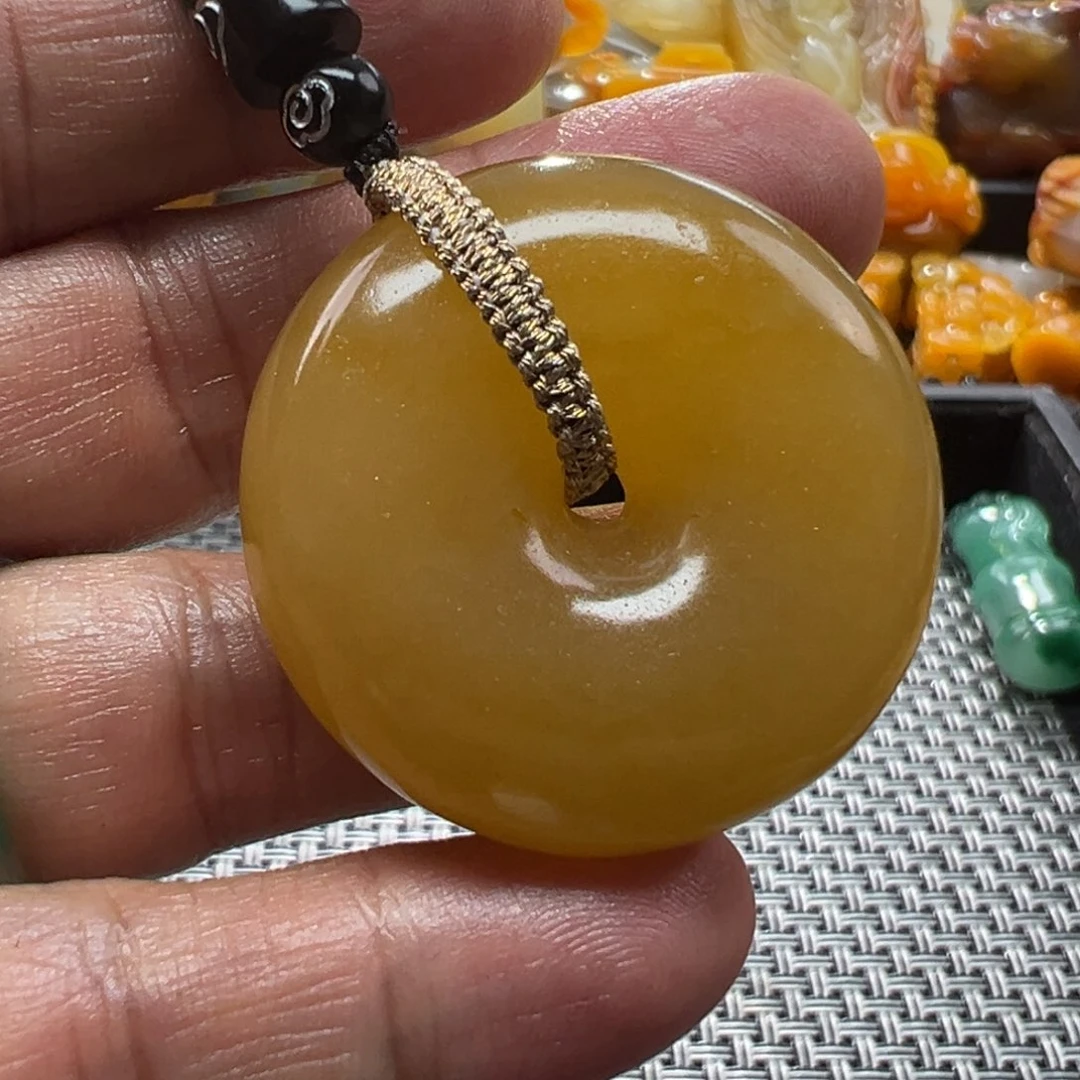 石英质玉未镶嵌颈饰