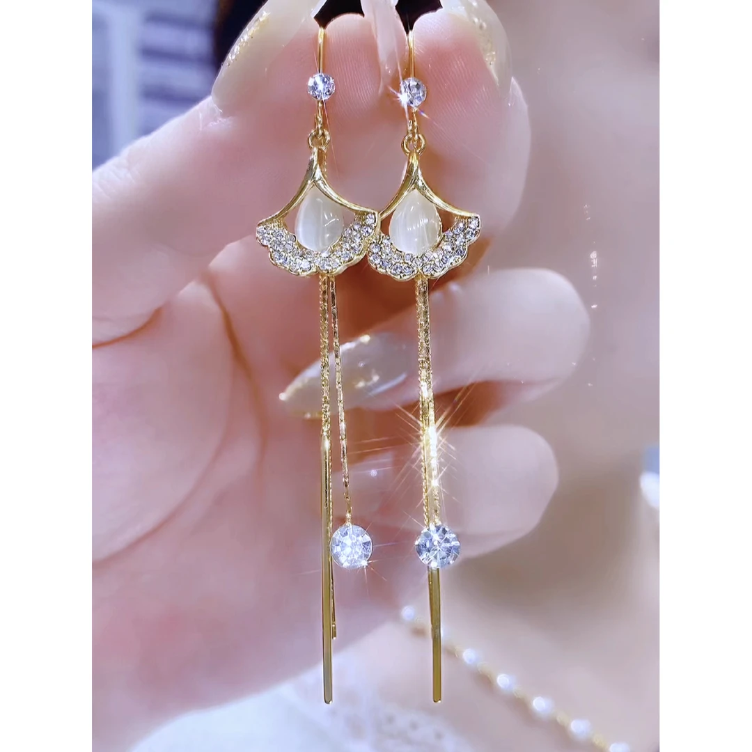 铜合金合成锆石耳饰 轻奢百搭时尚优雅气质银杏叶流苏耳线