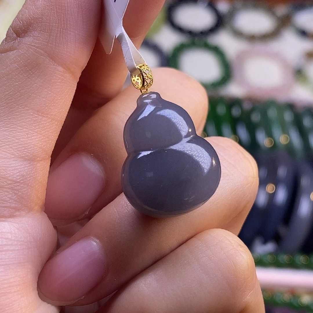 颈饰未镶嵌和田玉毕业级老坑料冰浓烟紫18.k葫芦吊坠