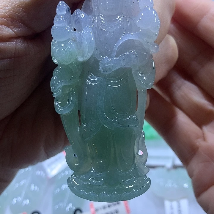 翡翠未镶嵌颈饰乀