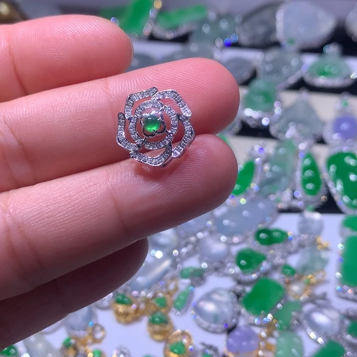 吊坠(不含链)18K金镶嵌翡翠