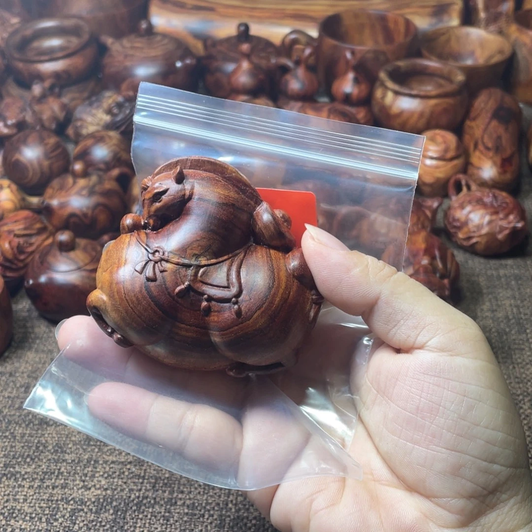 秋***子黄花梨/降香黄檀貔貅