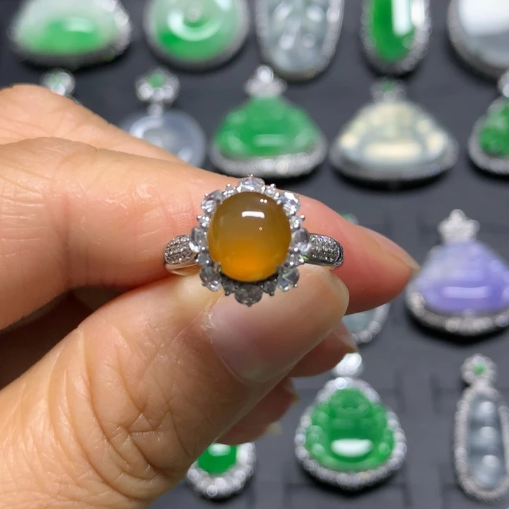 【闪购商品】翡翠18K金镶嵌颈饰?****?戒指