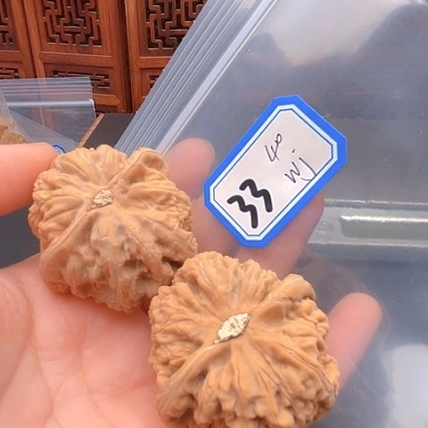 文玩核桃吊坠W*粗筋