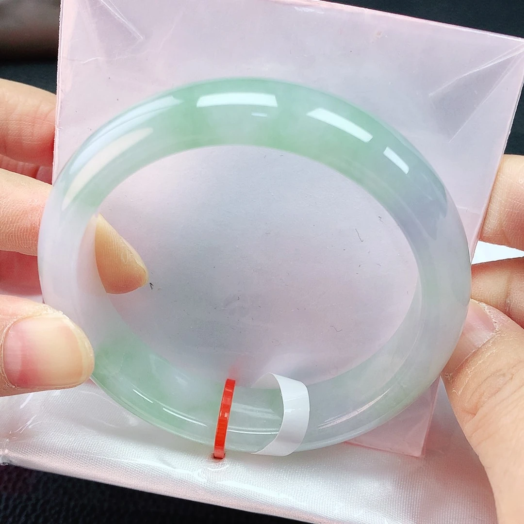 翡翠手镯未镶嵌57轮胎