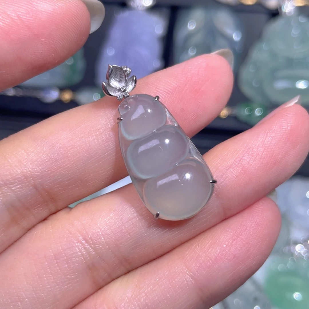 颈饰18K金镶嵌翡翠翡翠