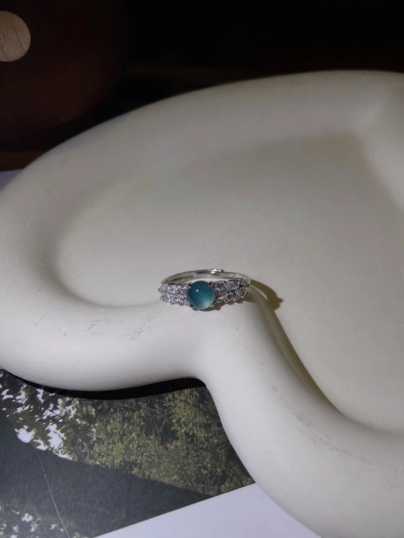 c627 翡翠双排马眼钻蛋面戒指