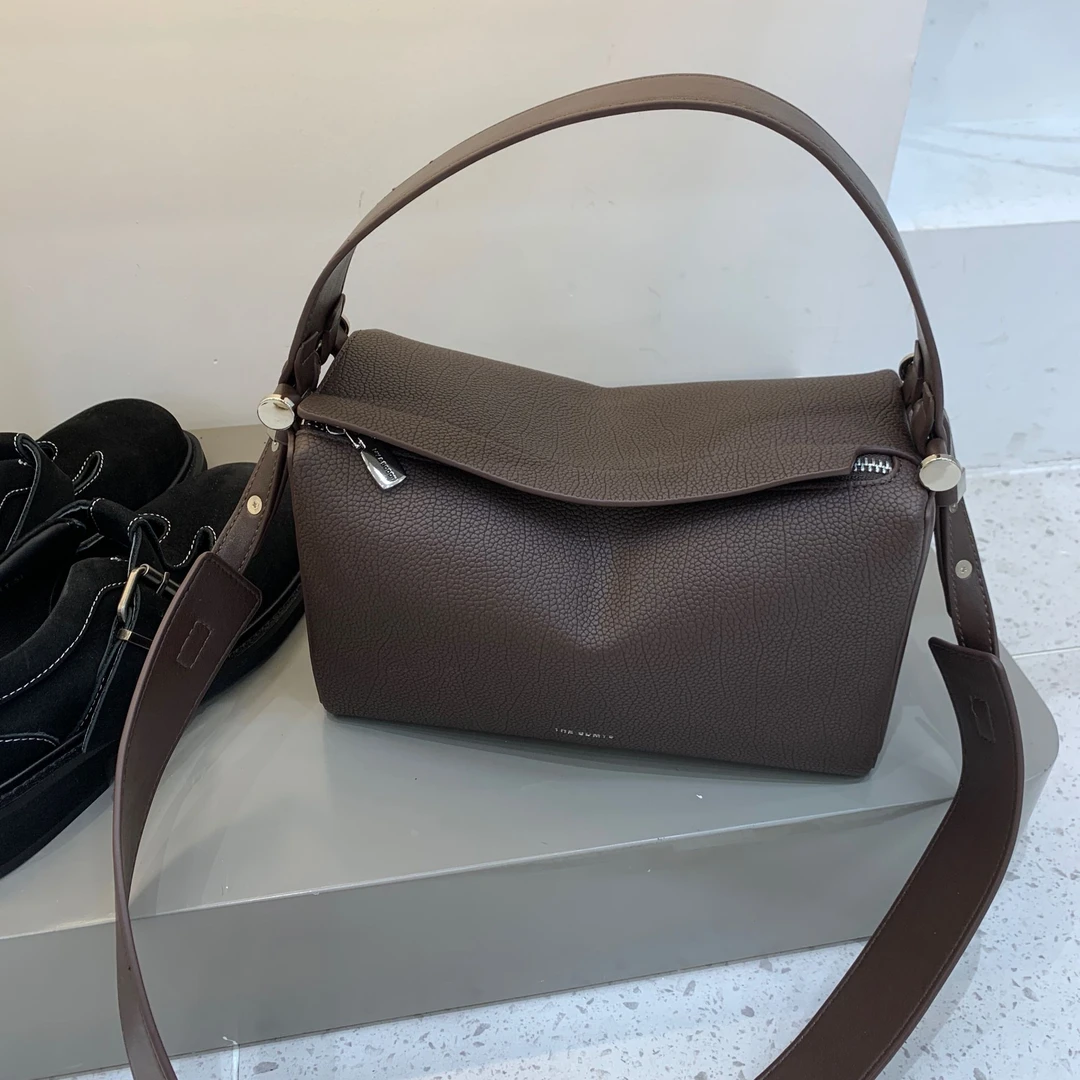 BSS-VAZSLVE/原创设计BD-D898-宝藏咖 秋冬新款轻奢小包