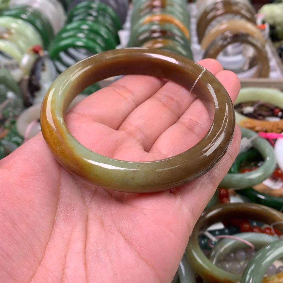 和田玉未镶嵌手镯62口径