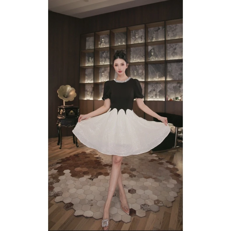 六爻定制 重工镶钻圆领设计感撞色收腰蓬蓬连衣裙 65060