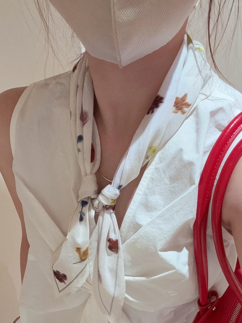 法式温柔系白色印花纯棉三角丝巾女夏季薄款花朵丝巾系脖围巾围脖