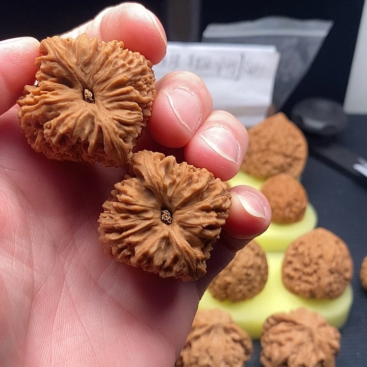 把件文玩核桃闪电56