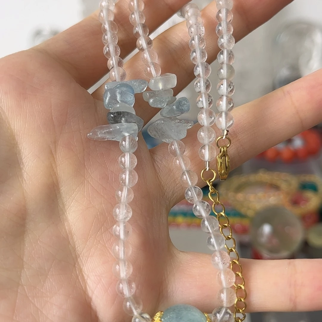 未镶嵌颈饰海蓝宝石矿坑