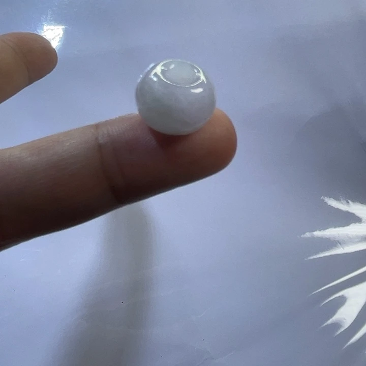 翡翠未镶嵌颈饰路路通